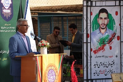 مدرسه خط مقدم‌ جبهه فرهنگی است