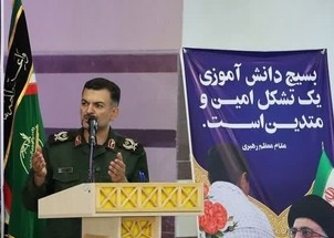 توزیع ۳۰۰۰ بسته لوازم التحریر بین دانش آموزان نیازمند استان سمنان