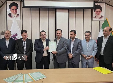 اسناد مالکیت واحدهای صنعتی استان سمنان تحویل متقاضیان شد