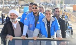 از البرز تا کویر ایستاده و همدل