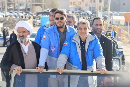 از البرز تا کویر ایستاده و همدل