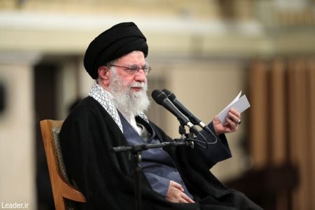 جمهوری اسلامی در مقابل افراد تخریب‌گر کوتاه نخواهد آمد