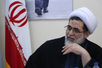 فعالیت‌های اقتصادی متعارف در جوار بقاع متبرکه درنظر گرفته شود